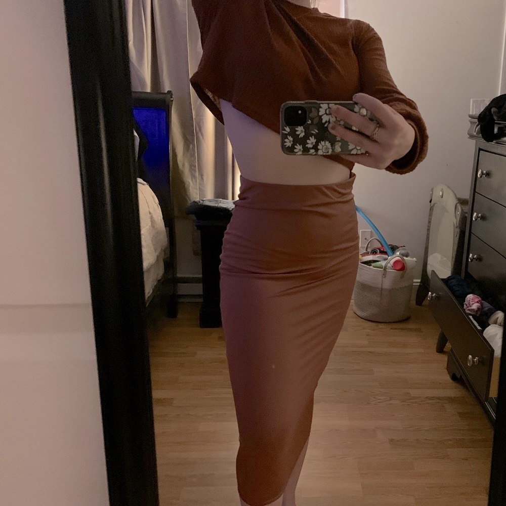 Mauve pencil skirt
